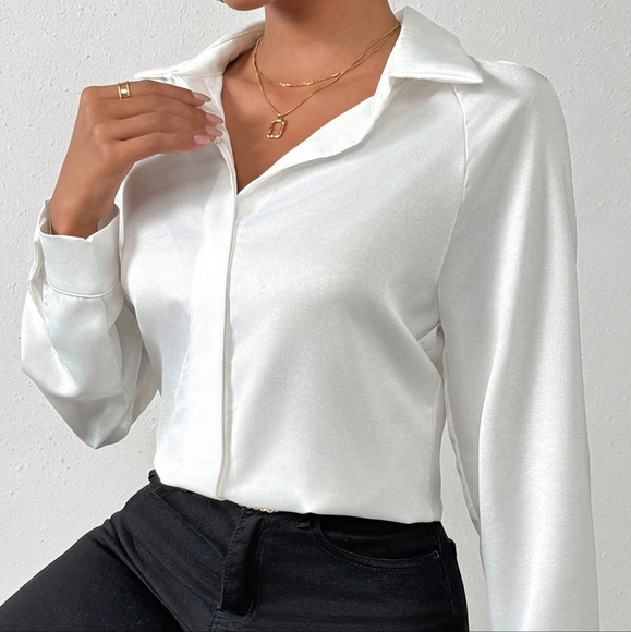 White Simple Shirt With Asymmetric Hemline - Picture 4 of 5